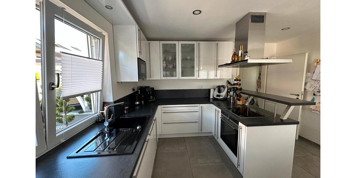 Einfamilienhaus Bergneustadt - 5 Zimmer, 180 m&sup2;, 1.700&euro; | Angebot:25998375