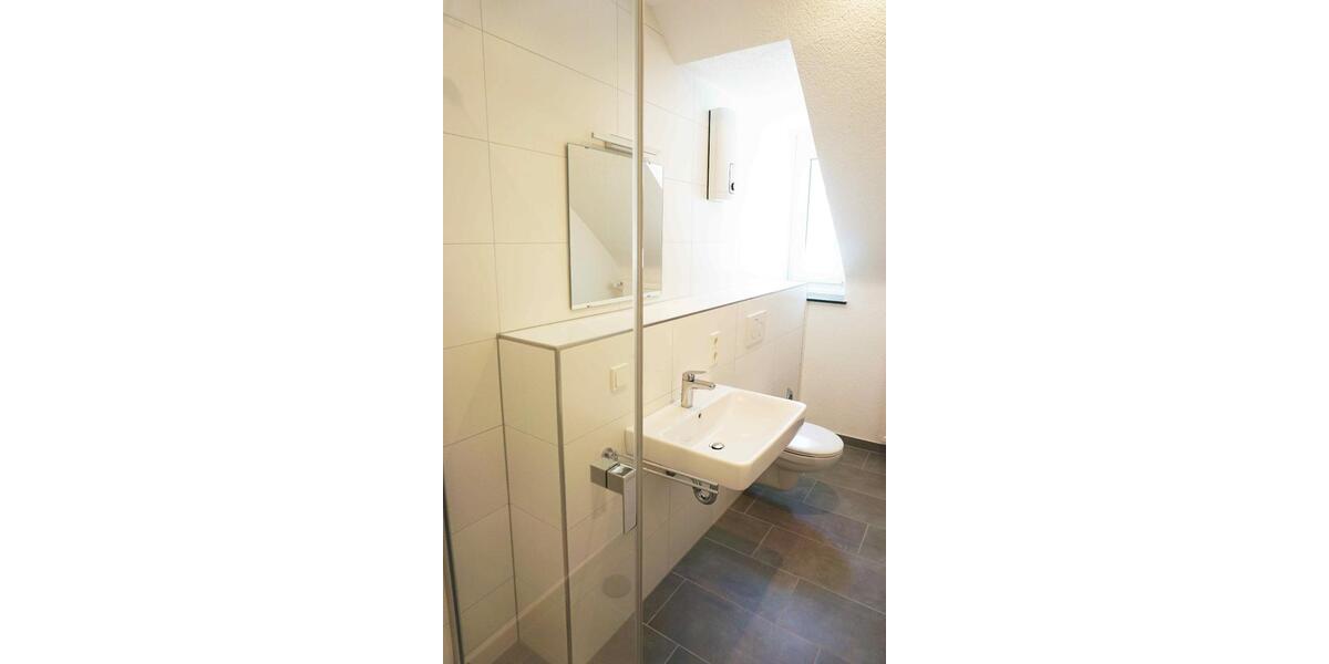 Dachgeschoßwohnung Zell (Mosel) - 4 Zimmer, 75 m&sup2;, 700&euro; | Angebot:22980753