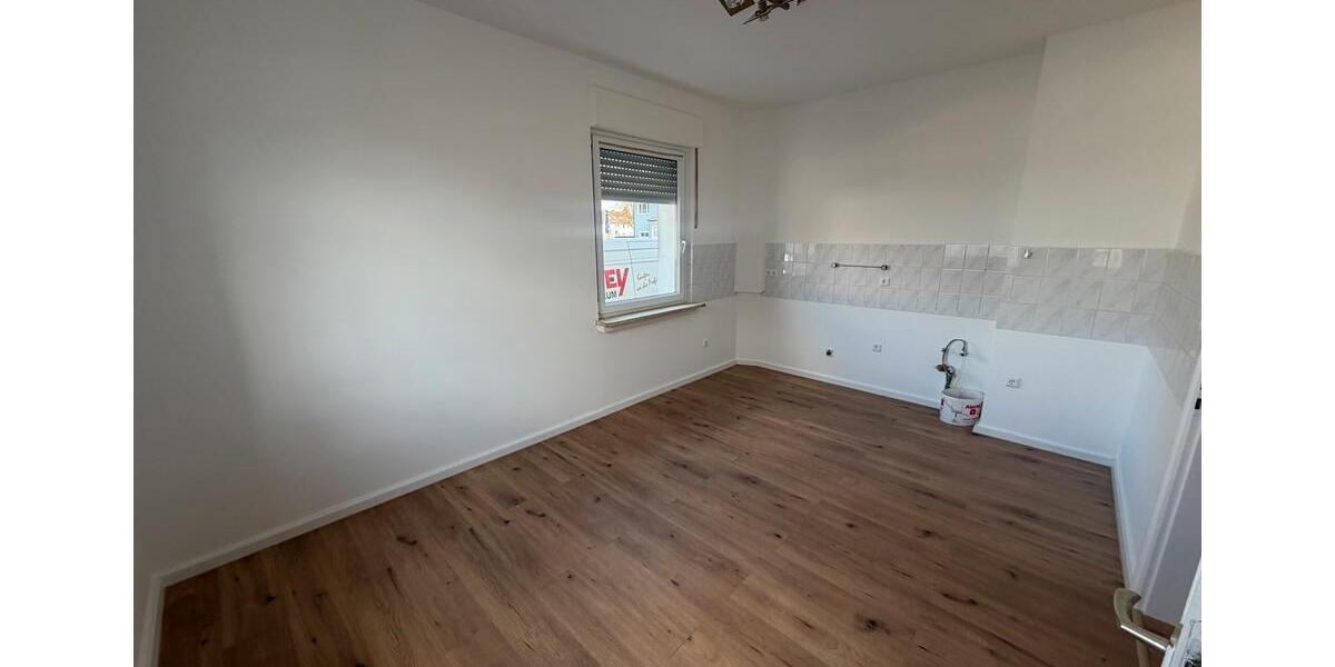 Erdgeschoßwohnung Eime - 5 Zimmer, 90 m&sup2;, 700&euro; | Angebot:25991382