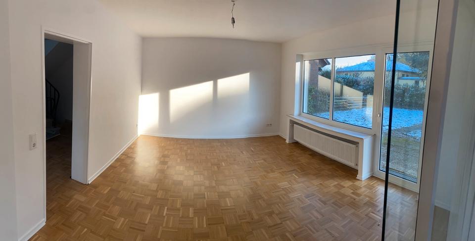 Einfamilienhaus Lage - 5 Zimmer, 150 m&sup2;, 1.400&euro; | Angebot:25254956