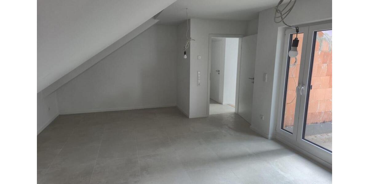Maisonettenwohnung Rüsselsheim am Main - 5 Zimmer, 135 m&sup2;, 2.200&euro; | Angebot:23382817