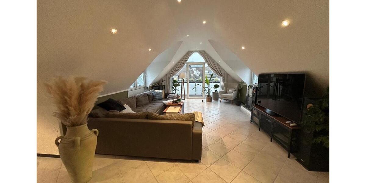 Dachgeschoßwohnung Hattingen Blankenstein - 3.5 Zimmer, 102 m&sup2;, 1.150&euro; | Angebot:24122825