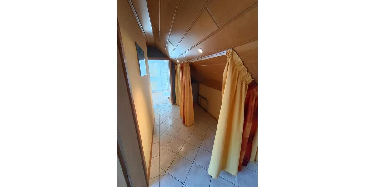 Dachgeschoßwohnung Heiligenstadt in Oberfranken - 2.5 Zimmer, 70 m&sup2;, 475&euro; | Angebot:25403434