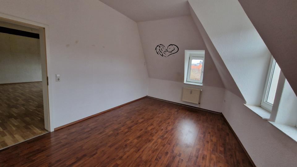 Dachgeschoßwohnung Weißenfels - 3 Zimmer, 80 m&sup2;, 480&euro; | Angebot:25080973