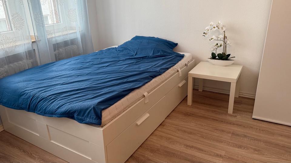Möbliertes Zimmer