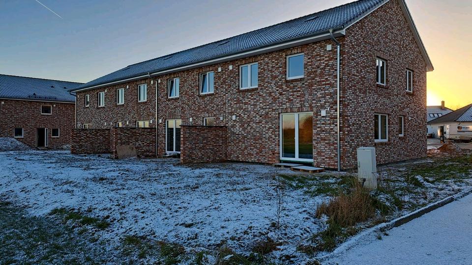 Neubau Erstbezug 7 freie Reihenhäuser an Feldrandlage 4 zimmer