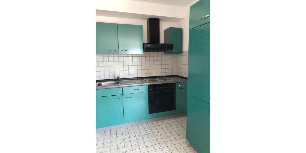 Attraktive, helle 2-Zimmerwohnung mit Südbalkon und Tiefgarage zimmer