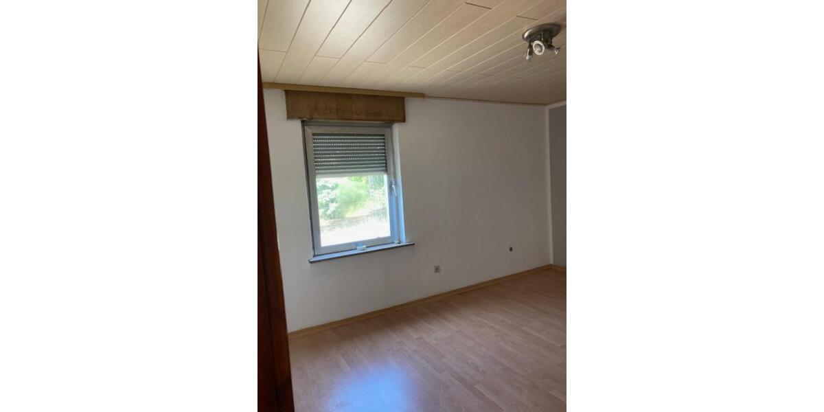 Erdgeschoßwohnung Püttlingen - 3.5 Zimmer, 95 m&sup2;, 690&euro; | Angebot:24867544