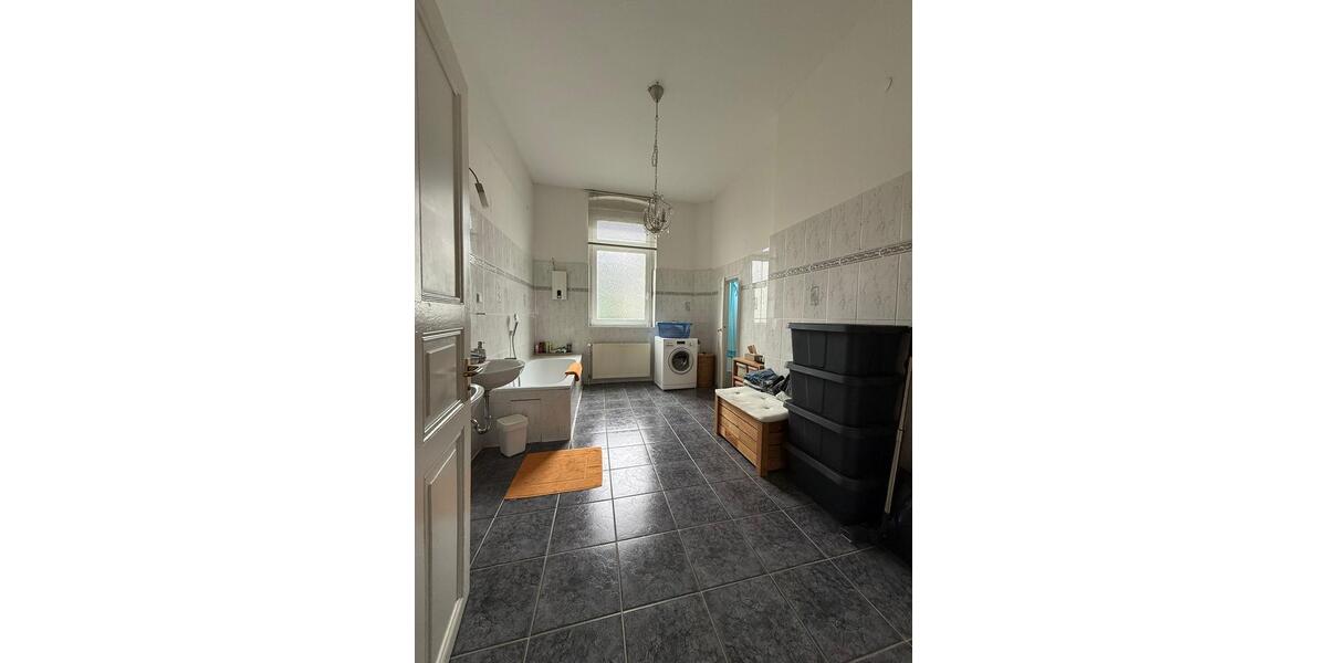 Etagenwohnung Wiesbaden Klarenthal - 4 Zimmer, 140 m&sup2;, 1.900&euro; | Angebot:26645382