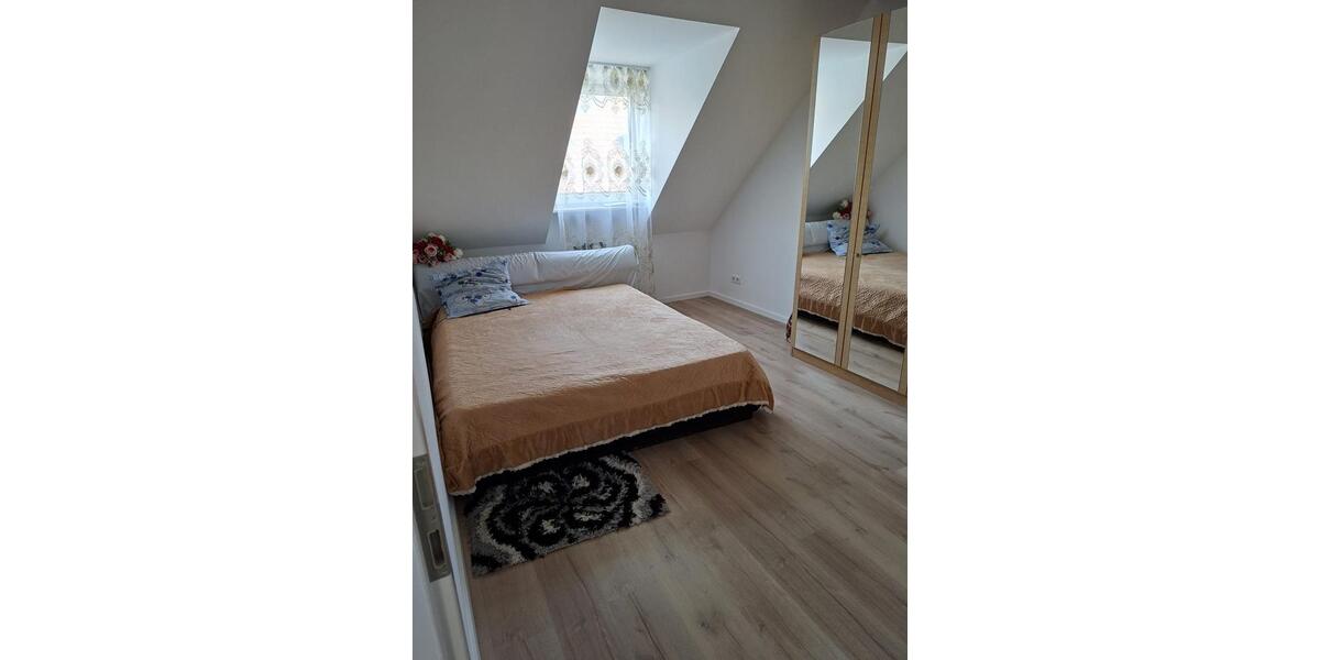 Dachgeschoßwohnung Gelsenkirchen Gelsenkirchen-Mitte - 3 Zimmer, 80 m&sup2;, 1.000&euro; | Angebot:26591544