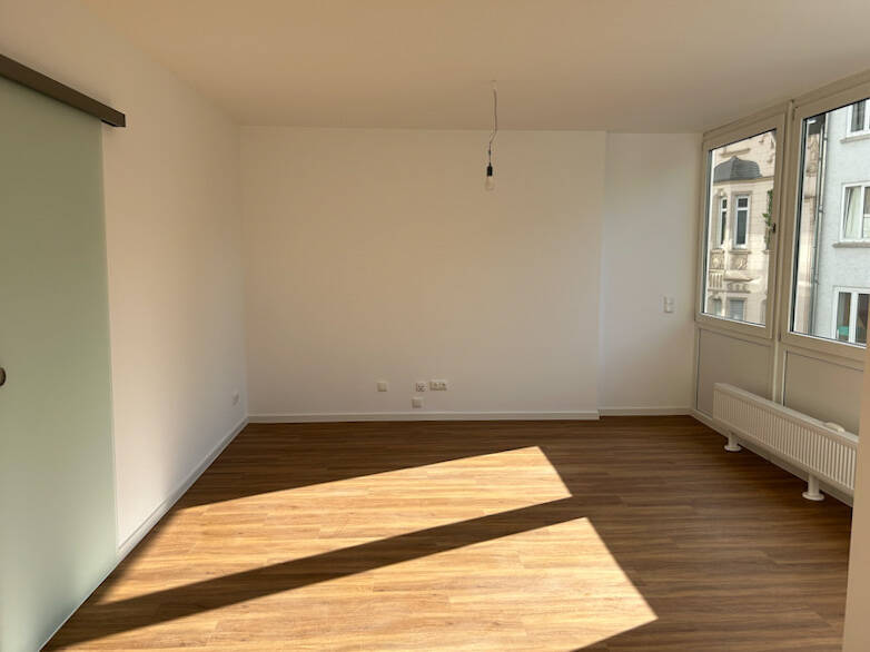 Erstbezug nach Sanierung: 2 Zimmer-Wohnung mit Balkon im Zentrum von Wiesbaden