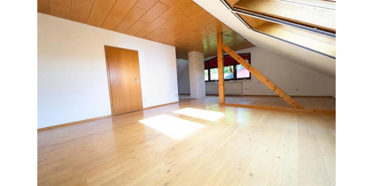 Dachgeschoßwohnung Nieste - 2 Zimmer, 82 m&sup2;, 650&euro; | Angebot:26626600