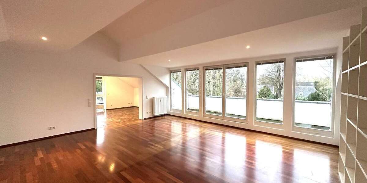 Etagenwohnung Düsseldorf-Stockum Stockum - 3 Zimmer, 130 m&sup2;, 1.690&euro; | Angebot:27014180