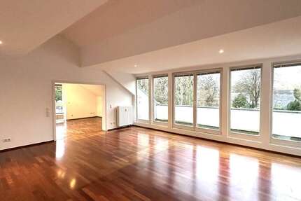 Wohnung Düsseldorf-Stockum Stockum - 3 Zimmer, 130 m&sup2;, 1.690&euro; | Angebot:27014180
