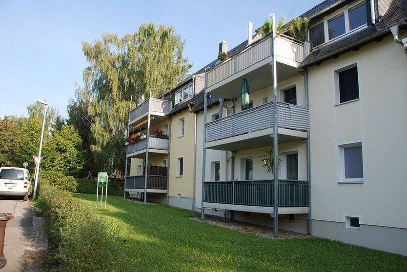 Wunderschöne AltbauWohnung mit 2 Bädern und Balkon
