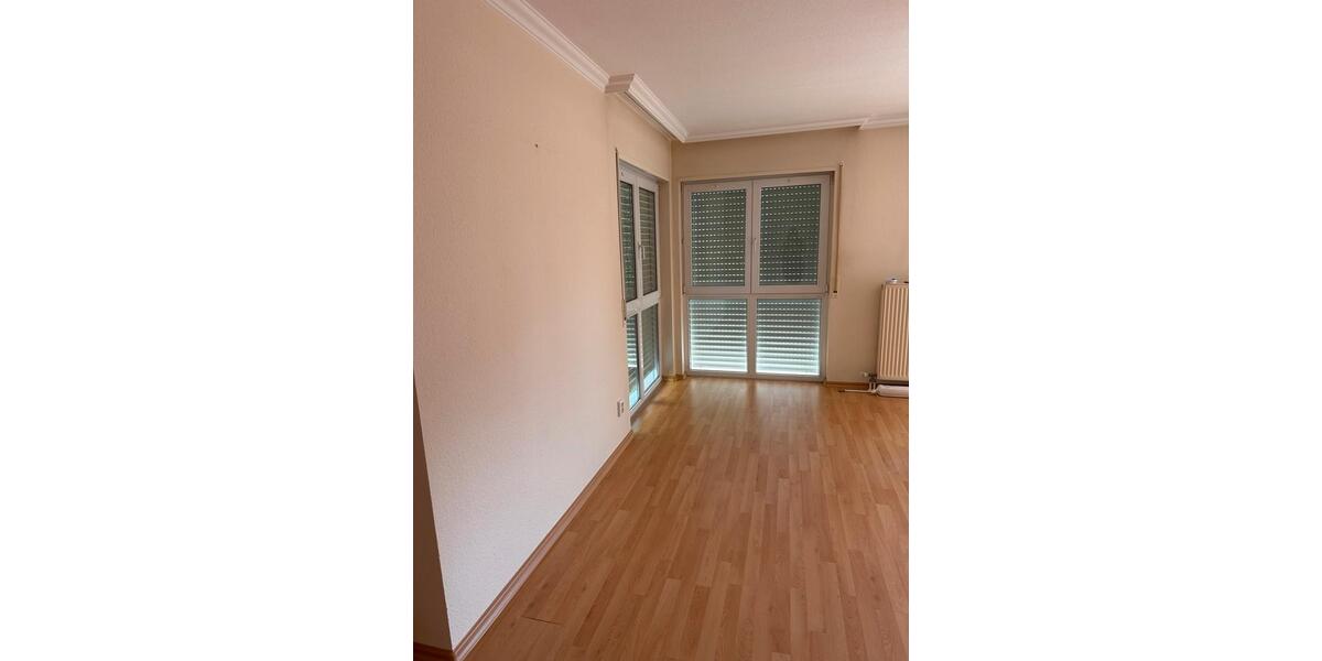 Erdgeschoßwohnung Hoyerswerda - 3 Zimmer, 85 m&sup2;, 900&euro; | Angebot:24729924