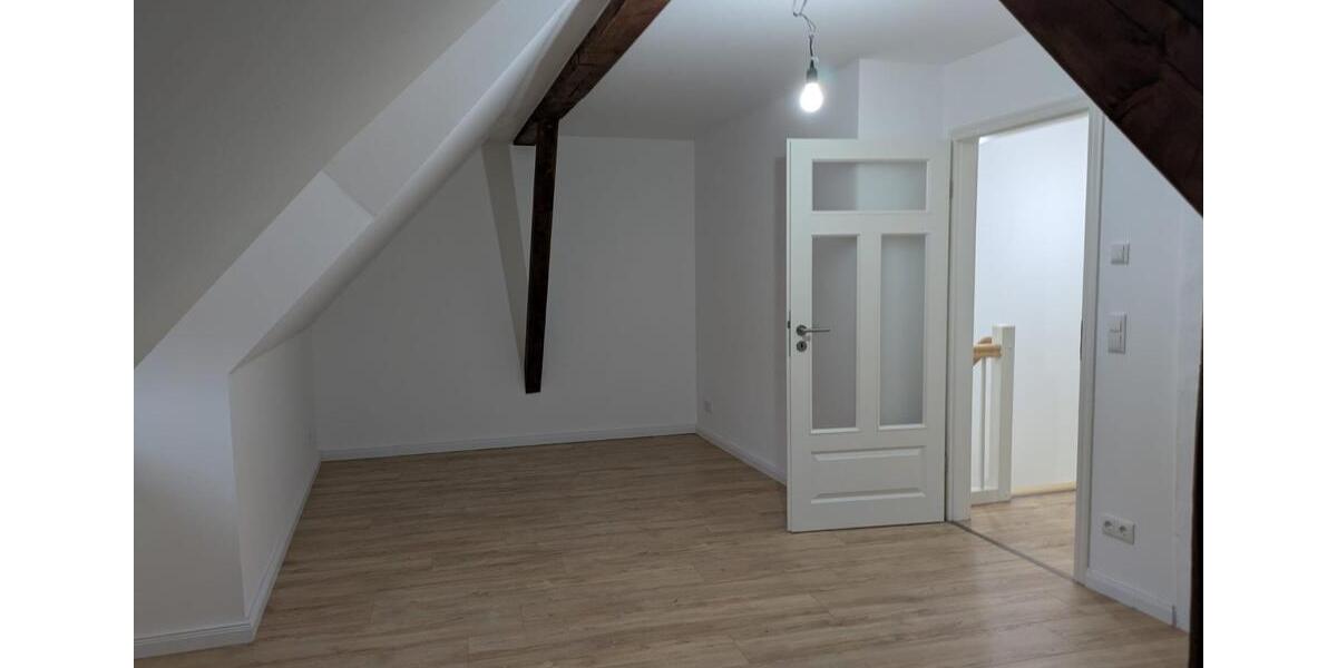 Exklusive 2-Raumwohnung über 2 Etagen - Balkon, EBK und Stellplatz 2 zimmer