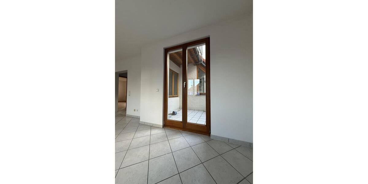 Etagenwohnung Ehrenkirchen - 3 Zimmer, 72 m&sup2;, 1.000&euro; | Angebot:26637110