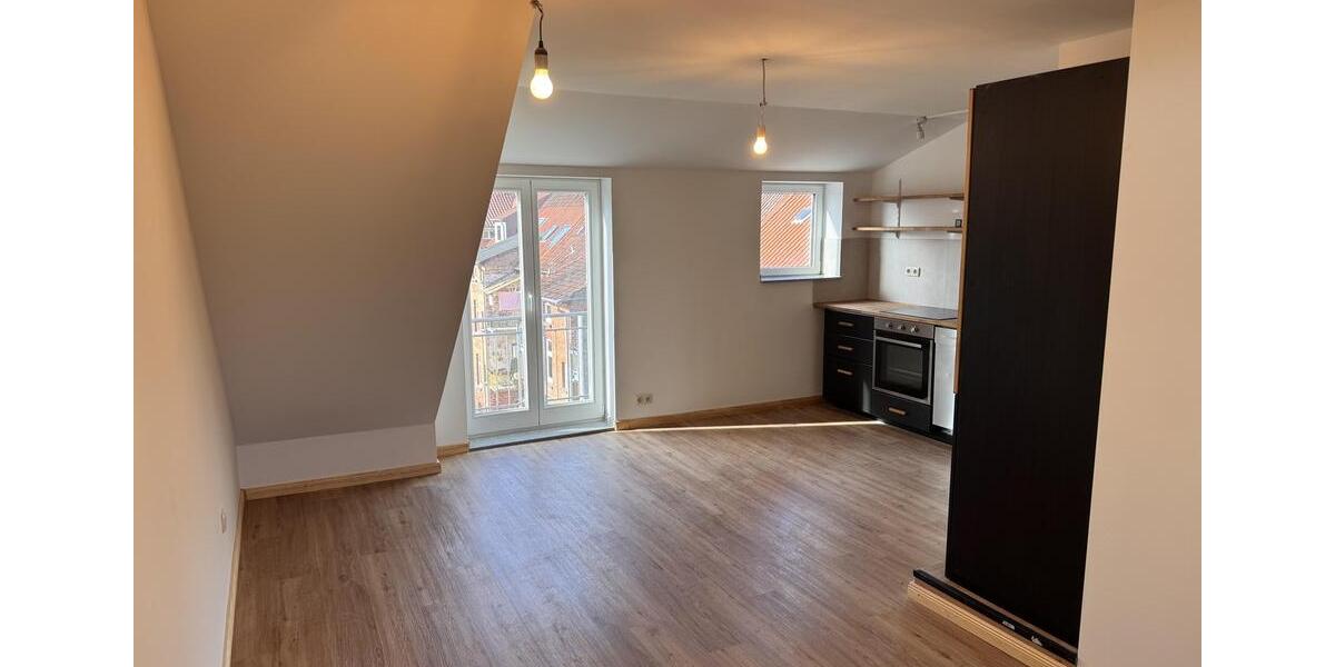 Dachgeschoßwohnung Lüneburg Ebensberg - 2 Zimmer, 120 m&sup2;, 1.500&euro; | Angebot:25648228
