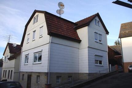 Gepflegtes, renoviertes Einfamilienhaus mit Einbauküche und Terrasse 5 zimmer