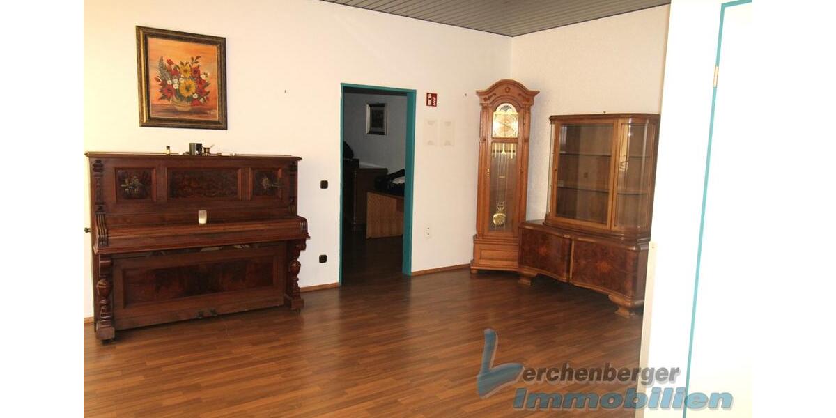 Erdgeschoßwohnung Simbach - 5 Zimmer, 180 m&sup2;, 900&euro; | Angebot:25342547