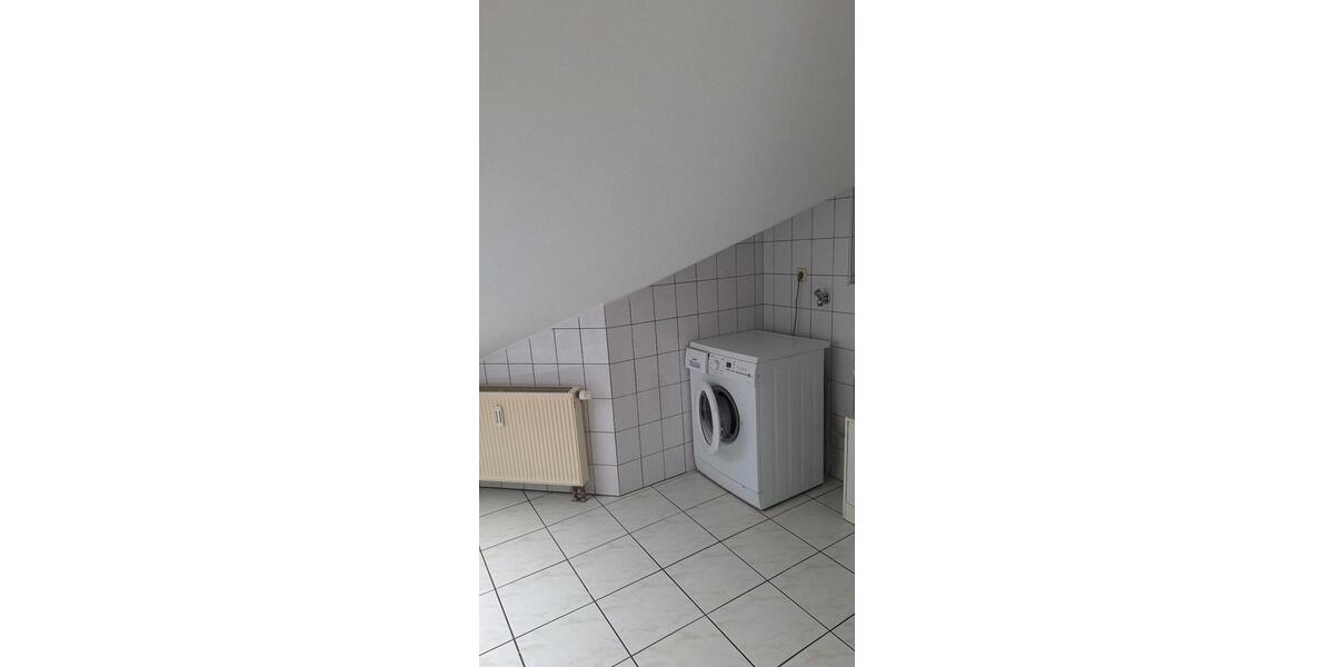 Dachgeschoßwohnung Jagsthausen - 3 Zimmer, 90 m&sup2;, 1.100&euro; | Angebot:23886728