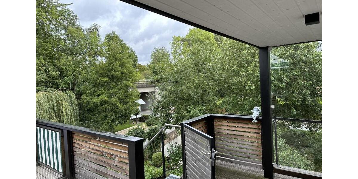 140m² große 1.OG Wohnung in Gohfeld inkl. Küche, Garage, Kamin 3 zimmer