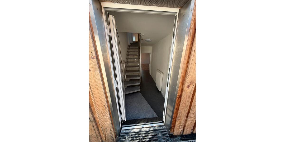 Dachgeschoßwohnung Ettlingen - 3 Zimmer, 110 m&sup2;, 1.100&euro; | Angebot:25990844