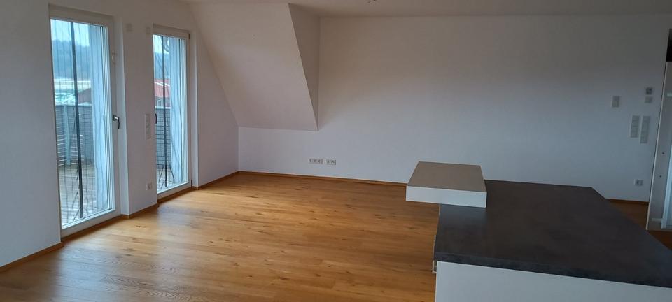 Dachgeschoßwohnung Wassertrüdingen - 5 Zimmer, 117 m&sup2;, 1.060&euro; | Angebot:24877180