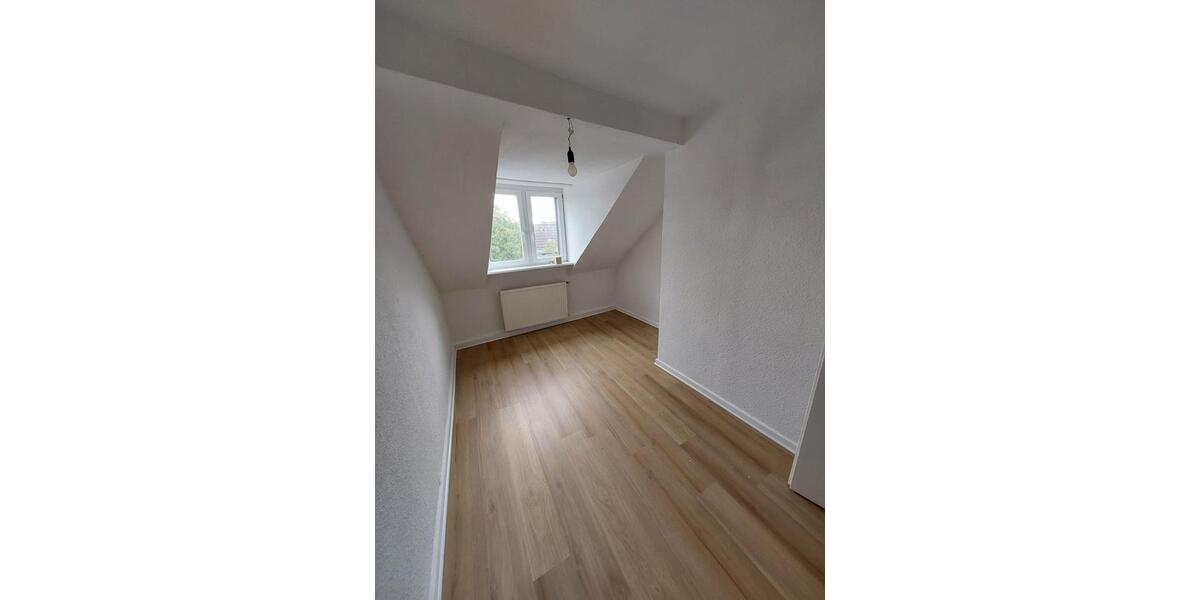 Dachgeschoßwohnung Herne Eickel - 3.5 Zimmer, 80 m&sup2;, 560&euro; | Angebot:26442292