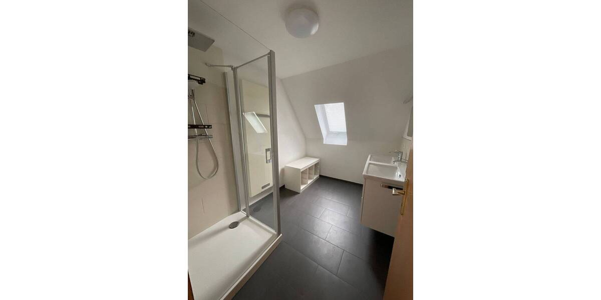 Einfamilienhaus Petersberg - 6 Zimmer, 180 m&sup2;, 1.600&euro; | Angebot:26106614