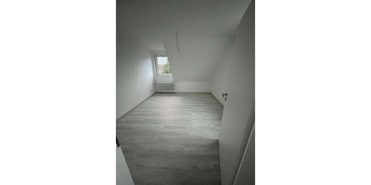 Dachgeschoßwohnung Goslar OS Hahnenklee-Bockswiese - 4 Zimmer, 87 m&sup2;, 630&euro; | Angebot:24443658