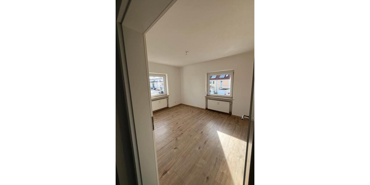 Etagenwohnung München Allach-Untermenzing - 5 Zimmer, 125 m&sup2;, 3.300&euro; | Angebot:25821317