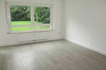 Renovierte 3 - Zimmer Wohnung mit Balkon in modernisierter Wohnanlage!