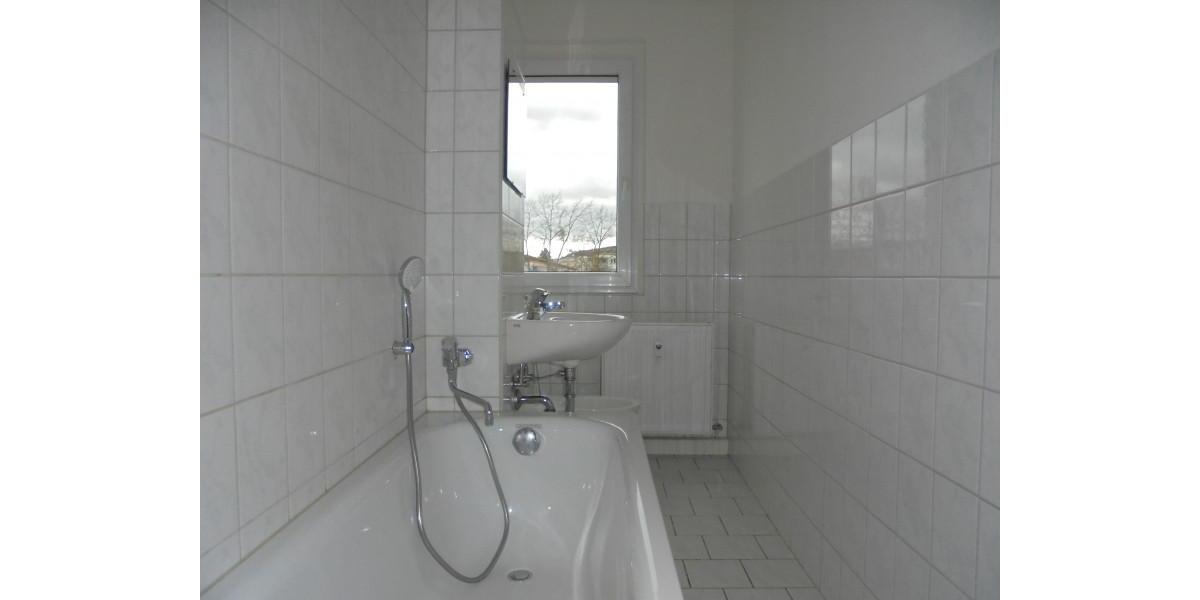 Etagenwohnung Saalfeld (Saale) - 2 Zimmer, 50 m&sup2;, 321&euro; | Angebot:26491111