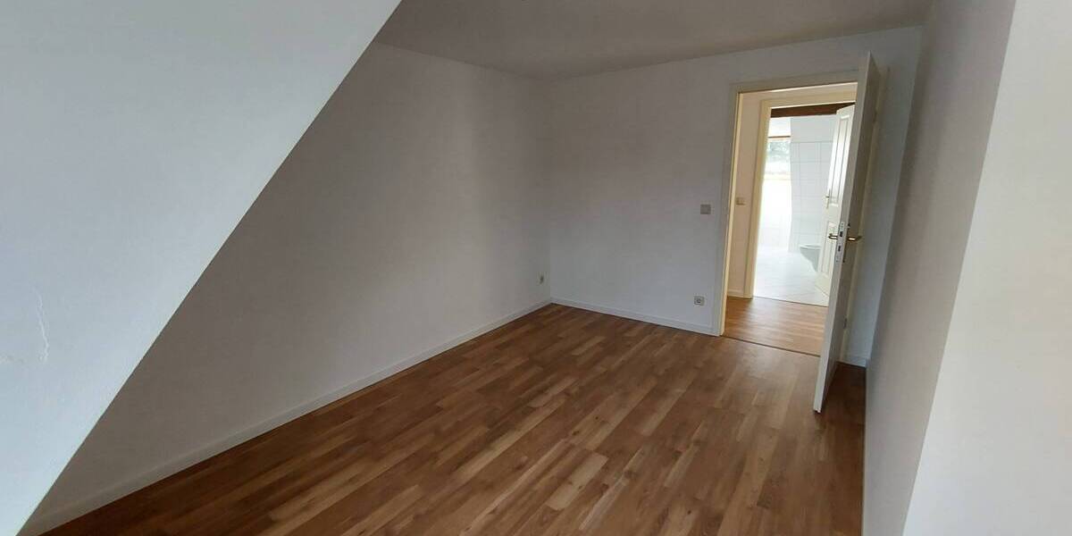 Etagenwohnung Roßwein - 3 Zimmer, 65 m&sup2;, 325&euro; | Angebot:25686207