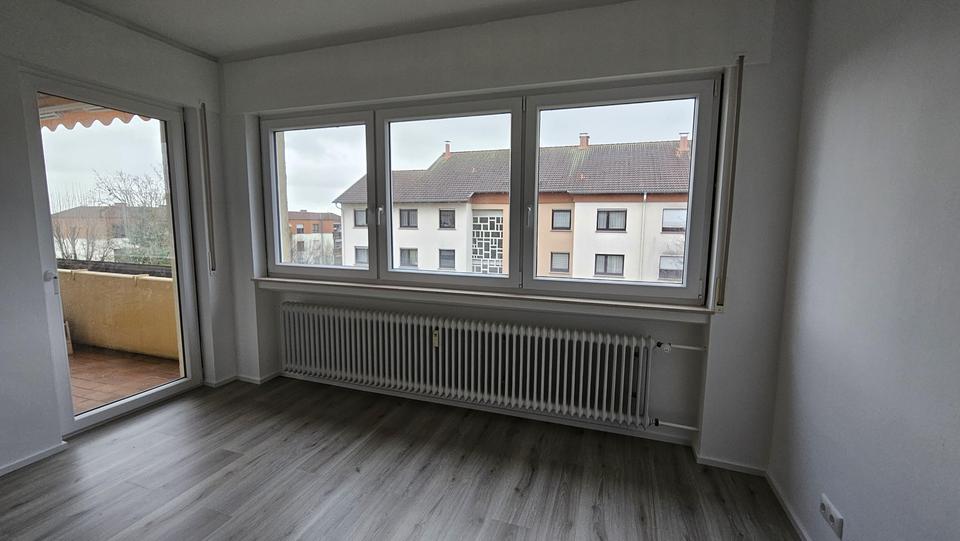 Frisch sanierte, sonnige 2-Zimmer-Wohnung mit Süd-Loggia & TG-Stellplatz – ruhig & zentral 2 zimmer