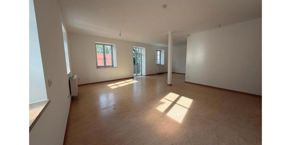 Etagenwohnung Neuötting - 2 Zimmer, 92 m&sup2;, 860&euro; | Angebot:26675800