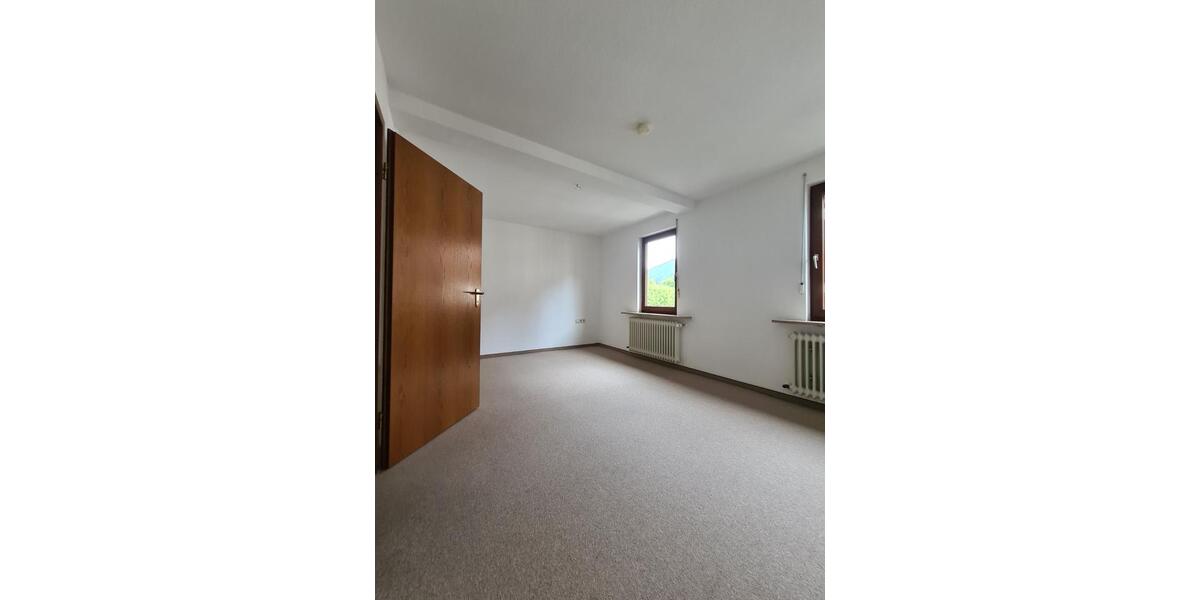 Etagenwohnung Schramberg - 3.5 Zimmer, 80 m&sup2;, 580&euro; | Angebot:25181086
