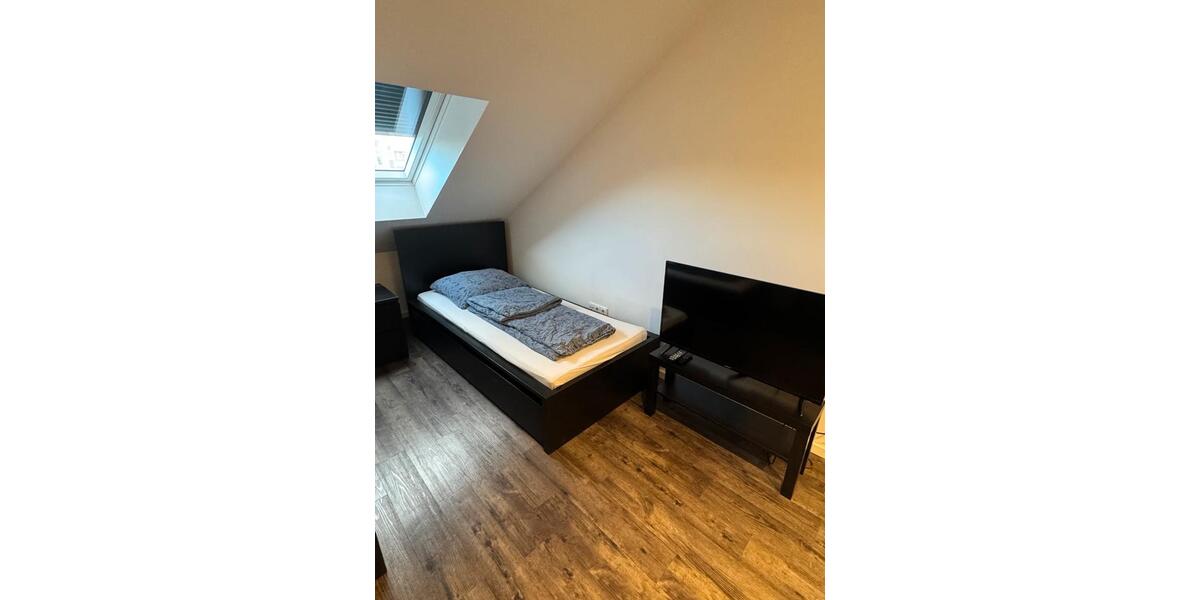 Wohnen auf Zeit Frankfurt am Main Unterliederbach - 4 Zimmer, 130 m&sup2;, 2.000&euro; | Angebot:26605389
