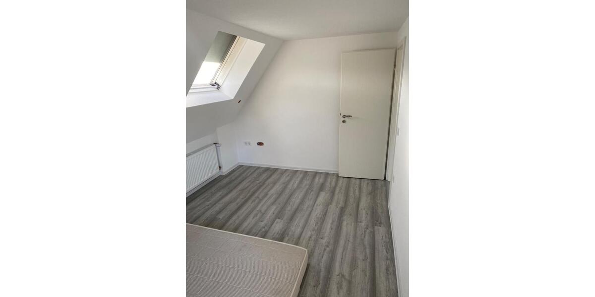 Dachgeschoßwohnung Ötisheim - 2.5 Zimmer, 50 m&sup2;, 1.200&euro; | Angebot:24846736