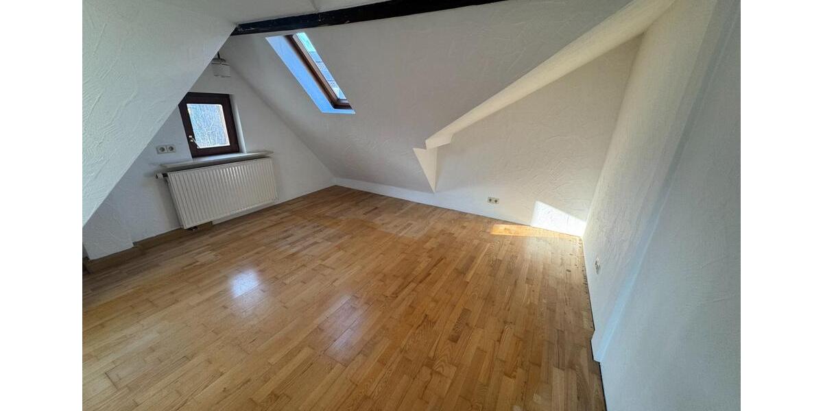 Doppelhaushälfte Stuttgart Luginsland - 4 Zimmer, 112 m&sup2;, 1.560&euro; | Angebot:25080214