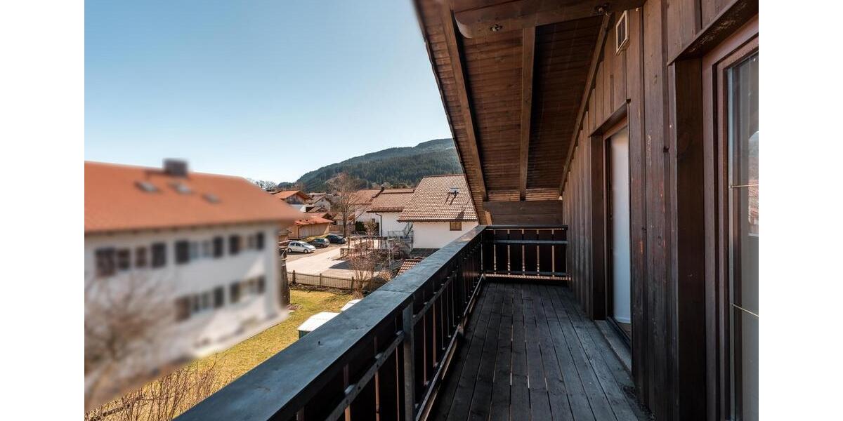 Dachgeschoßwohnung Nesselwang - 3 Zimmer, 96 m&sup2;, 1.010&euro; | Angebot:25614554