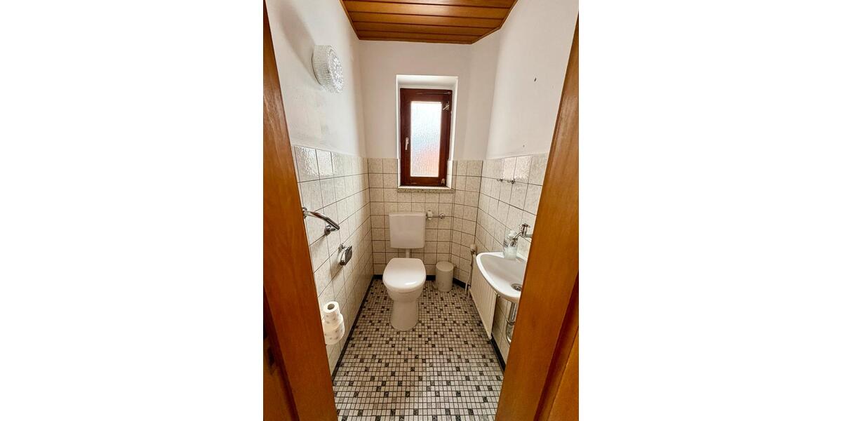 Erdgeschoßwohnung Warmsen - 5 Zimmer, 140 m&sup2;, 980&euro; | Angebot:24841344