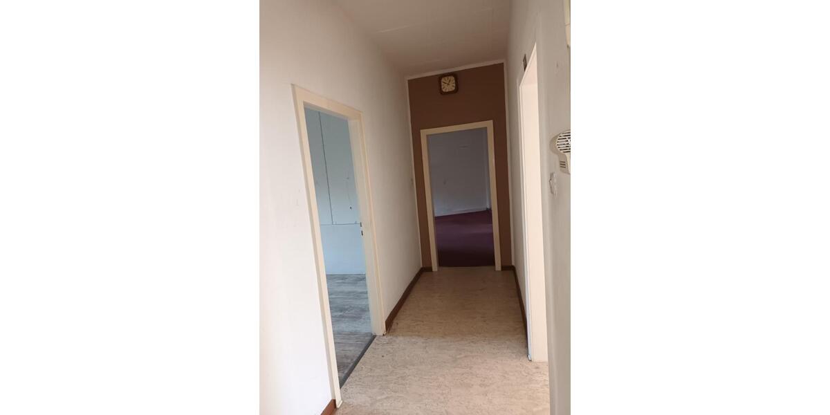 Etagenwohnung Mönchengladbach - 4 Zimmer, 105 m&sup2;, 700&euro; | Angebot:25150326