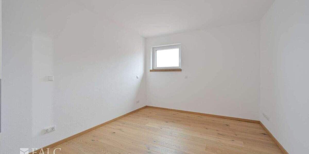 Etagenwohnung Otterfing - 3 Zimmer, 102 m&sup2;, 2.100&euro; | Angebot:24674510