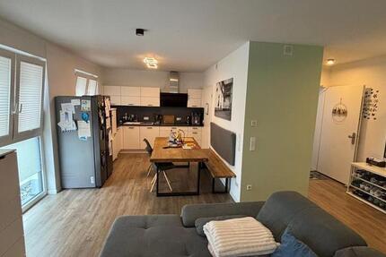 Neuwertige 4-Zimmerwohnung mit Balkon im Erdgeschoss 4 zimmer