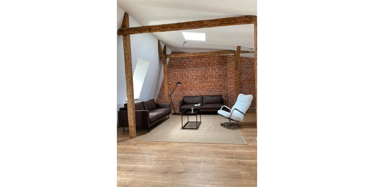 Dachgeschoßwohnung Wismar Altstadt - 2 Zimmer, 92 m&sup2;, 2.100&euro; | Angebot:24885801