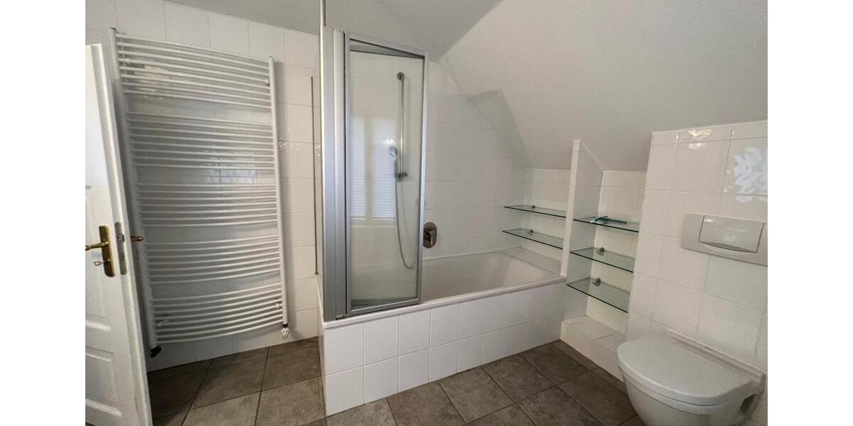 Einfamilienhaus Gießen - 6 Zimmer, 150 m&sup2;, 1.500&euro; | Angebot:18615709