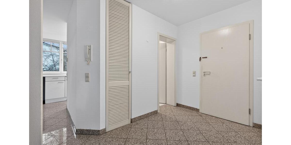 Etagenwohnung Baden-Baden Baden - 3 Zimmer, 135 m&sup2;, 1.500&euro; | Angebot:26296417